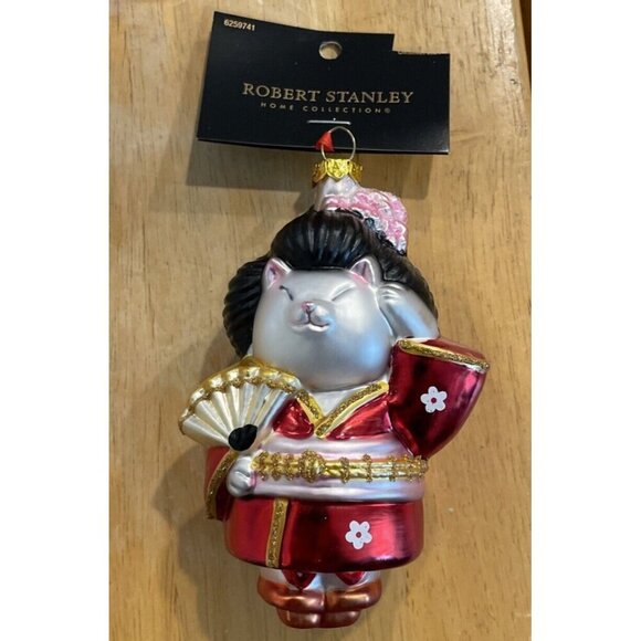 Robert Stanley Glass Ornament Asian Lucky Cat Geisha Kitty Kitten Red Kimono NEW - Picture 1 of 3